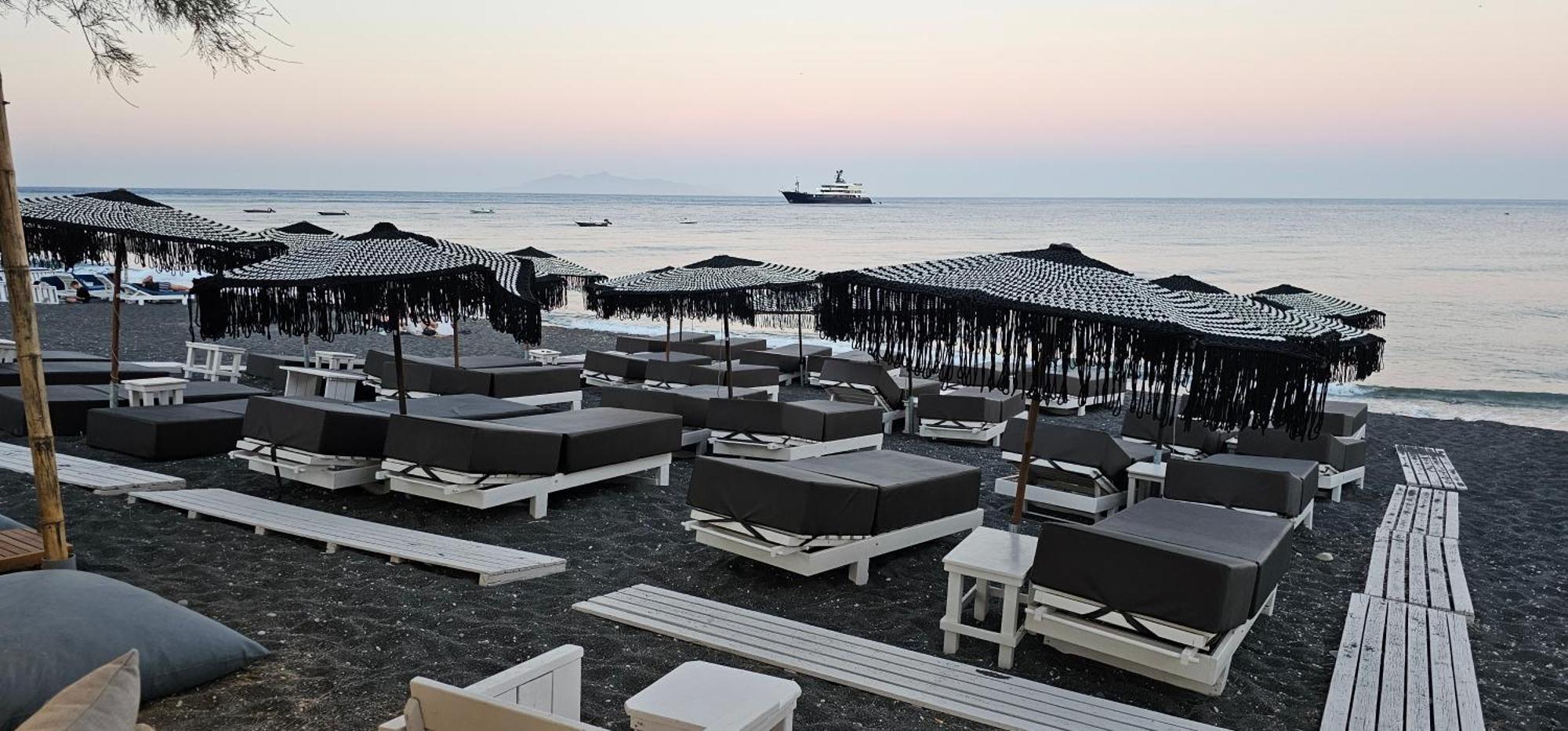 Pleasure Black Beach Perísza Kültér fotó